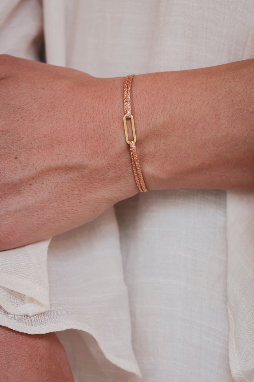 Bracelet à maillons irisés champagne rosé, fermoir rectangulaire plaqué or