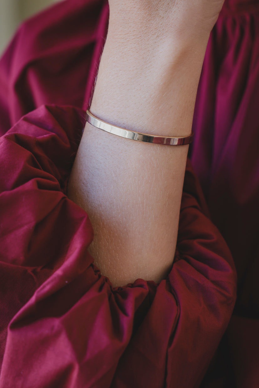 Bracelet jonc argenté fin avec deux petites perles