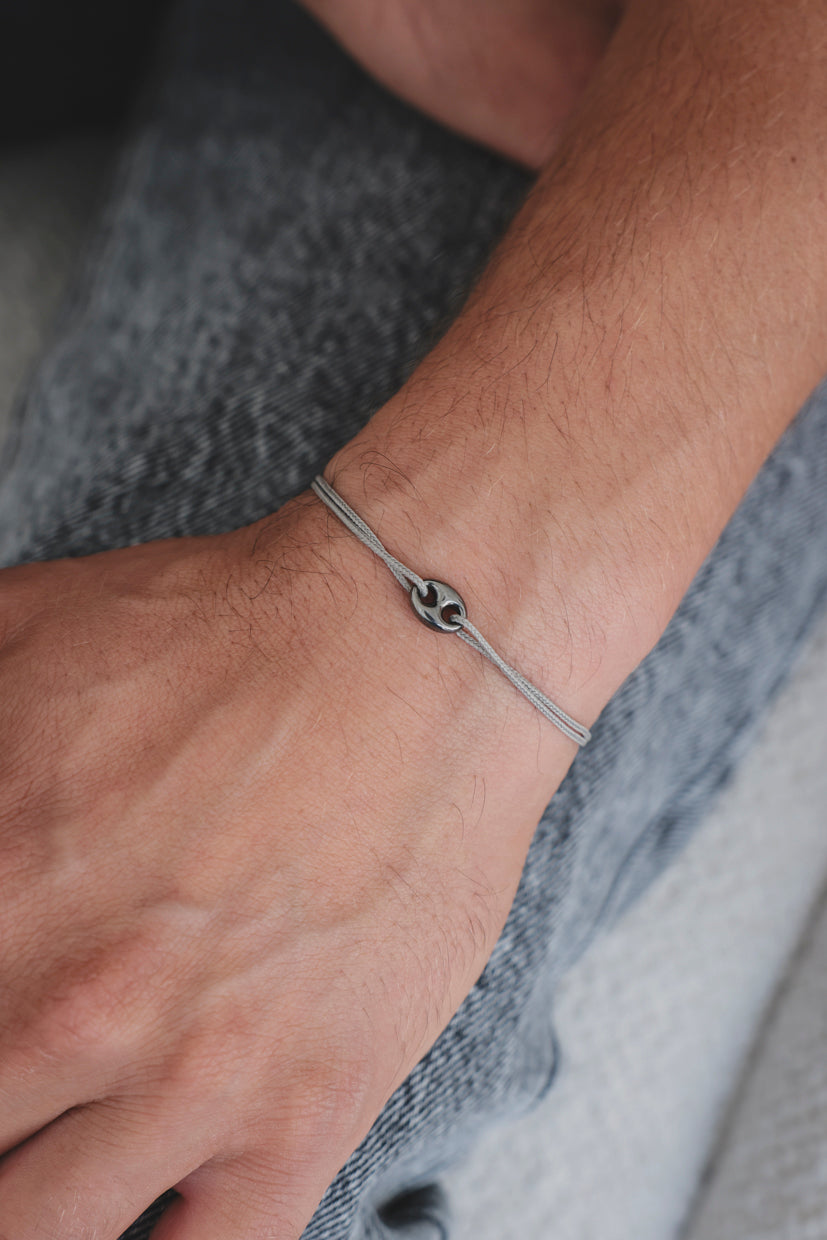 Bracelet Moka en argent 925 rhodié, corde gris clair, détail du fermoir argent