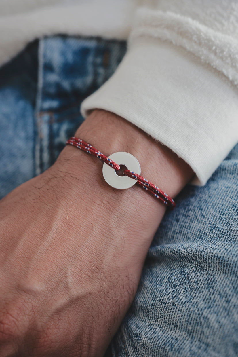 Bracelet La Cible en cordon rouge et médaillon rond argent 925