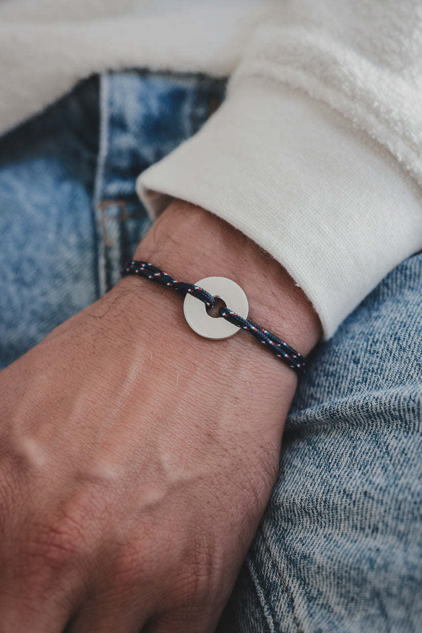 Bracelet La Cible en cordon bleu foncé et médaillon rond argent 925