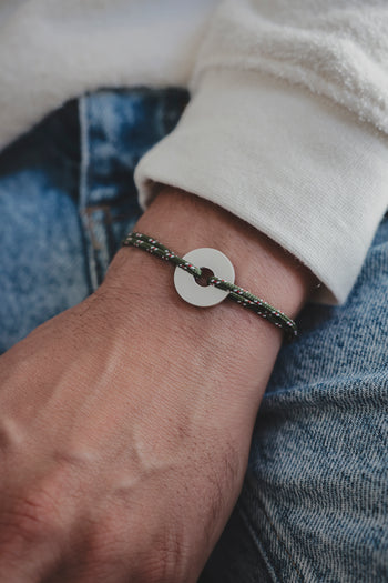 Bracelet La Cible en cordon vert et médaillon rond argent 925
