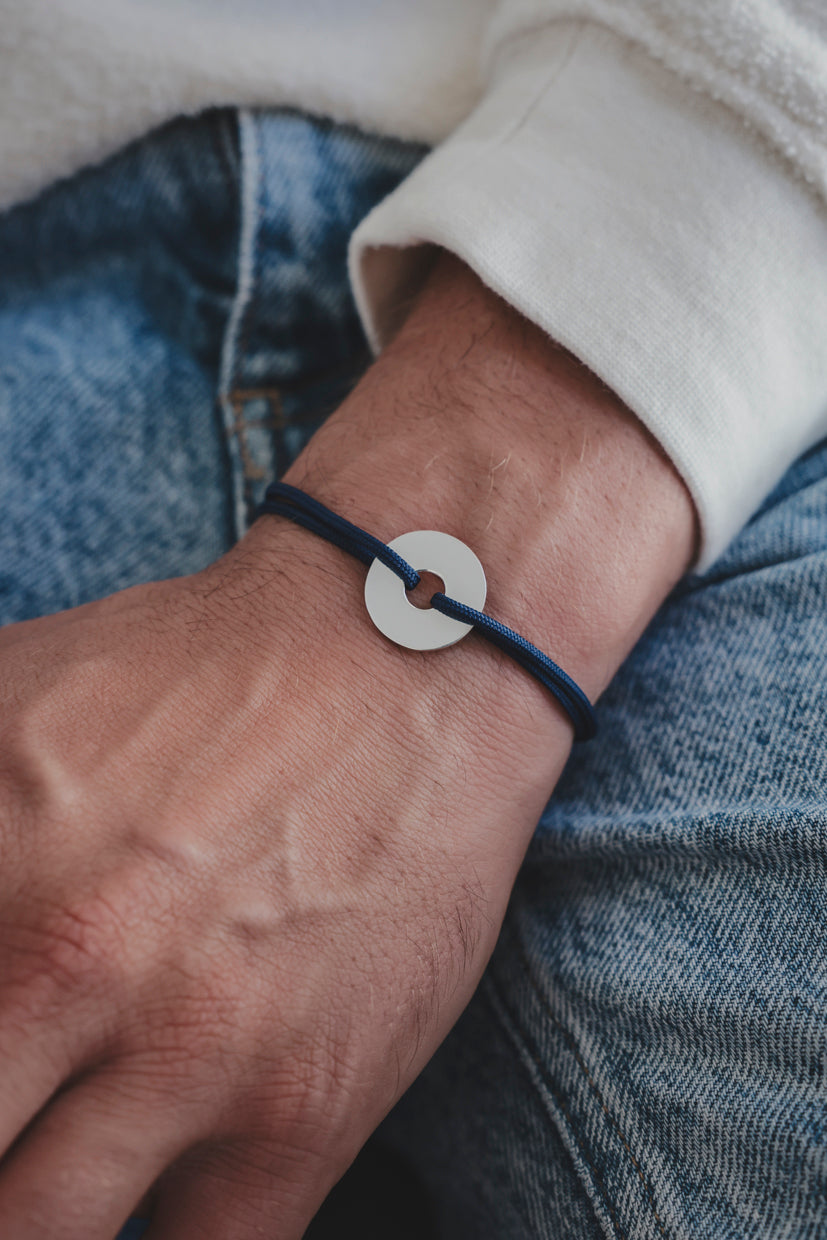 Bracelet La Cible en argent 925, cible ronde et cordon paracorde bleu marine