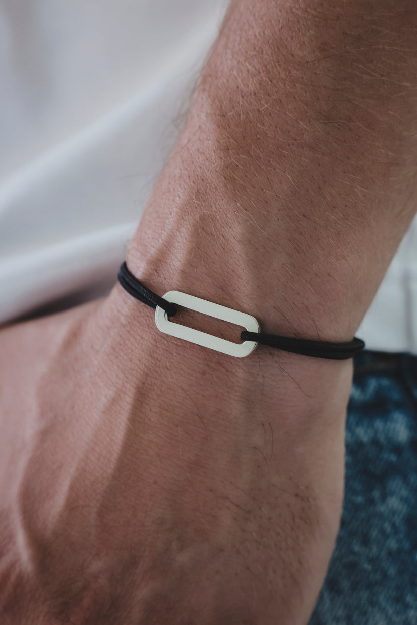 Bracelet en paracorde noir avec fermoir rectangulaire en argent 925